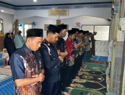 Kekhusyukan di Balik Jeruji: Rutan Gresik Jadikan Sholat Dhuha sebagai Fondasi Penguatan Mental dan Solidaritas Pengabdian