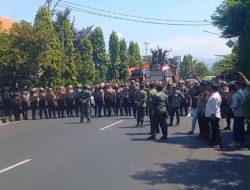 Benteng Desa Hutan Bergerak: 2.000 Petani Kepung Perhutani Kediri, Tegaskan Hutan Negara Harus Dikelola Berdasarkan Hukum, Bukan Tekanan Kepentingan