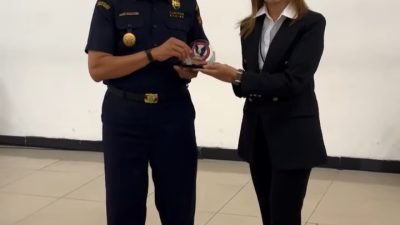 Dari Ruang Kuliah ke Garda Ekonomi Negeri, Bea Cukai Jatim I Sulap Kunjungan UPH Surabaya Jadi Pengalaman Membongkar Rahasia Perdagangan Global